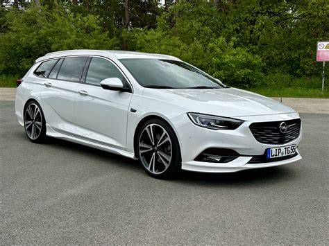 Opel Insignia B kombi csomagtartó tálcával