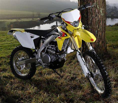 Suzuki RMX 450 a terepen