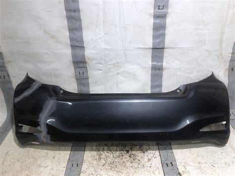 Toyota Yaris hátsó lökhárító különböző szögekből
