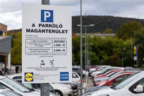 Autó parkolás közben, kevesebb kormánymozdulattal