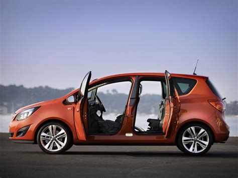 Opel Meriva B belső tér FlexRail rendszerrel
