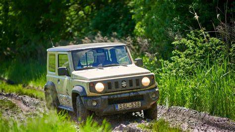 Suzuki Jimny terepjáró kiegészítők és felszerelések