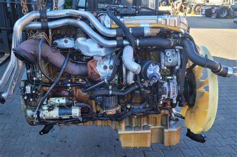 Mercedes Actros motor szelepfedél eltávolítva