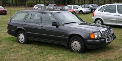 Mercedes-Benz W124 T-modell képe