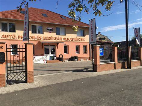 Autóbontó alkatrész raktár polcokkal