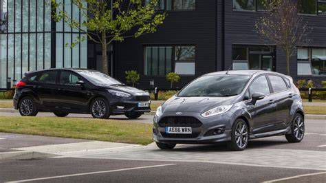 A Ford Fiesta különböző generációinak műszerfalai és gyári rádiói