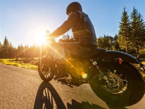 Különböző típusú motoros tanfolyamok ütemezése