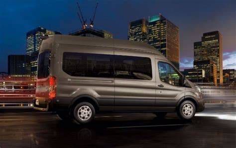Ford Transit minibusz utastér