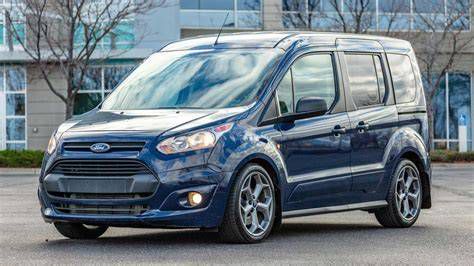 Ford Transit Connect városi környezetben