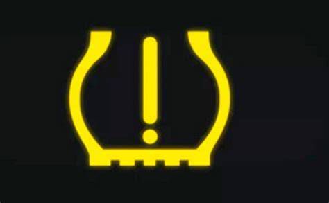 TPMS figyelmeztető lámpa a műszerfalon