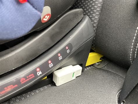Gyerekülés helyes beszerelése és rögzítése