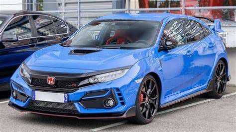 Honda Civic Type R és Ford Focus RS összehasonlító kép