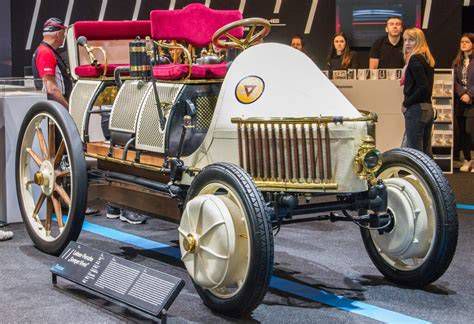 Historical Hybrid Vehicles (Porsche Lohner, Owen Magnetic, Woods Dual Power)