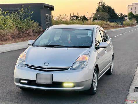 Second Generation Toyota Prius (XW20)