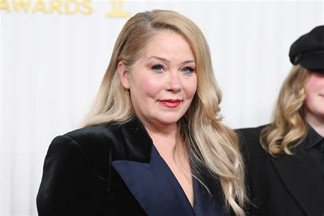 Christina Applegate a sclerosis multiplex elleni kampányban