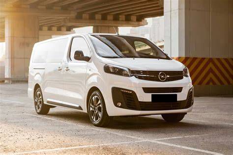 Opel Vivaro a városban