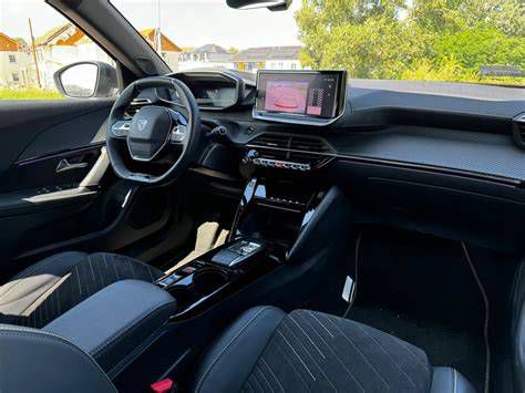 Peugeot e-208 belső műszerfal és i-Cockpit