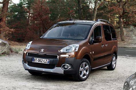 Peugeot Partner Tepee tágas belső tere gyerekekkel