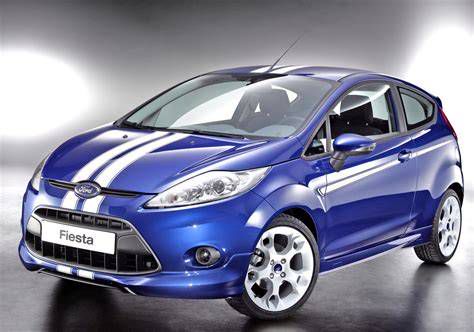 Ford Fiesta Sport SE külső, sötétkék csíkozással