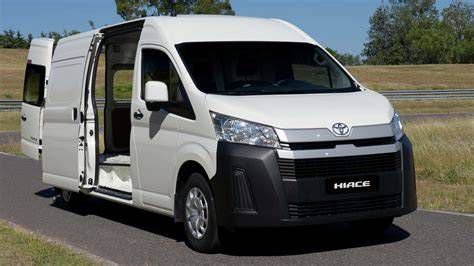Toyota Hiace furgon munka közben