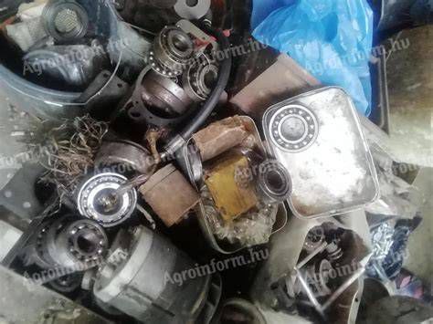 Bontott traktor motor alkatrészek