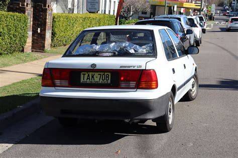 Suzuki Swift SF karosszériaelemek elhelyezkedése