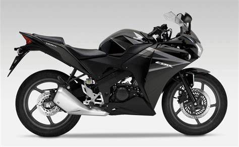 Honda CBR 125 R stúdiófotó