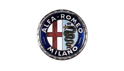 Alfa Romeo logó és a Stellantis logó