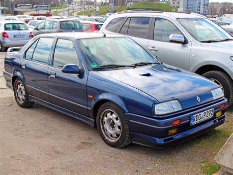Renault 19 Chamade 16V gyári spoilerekkel