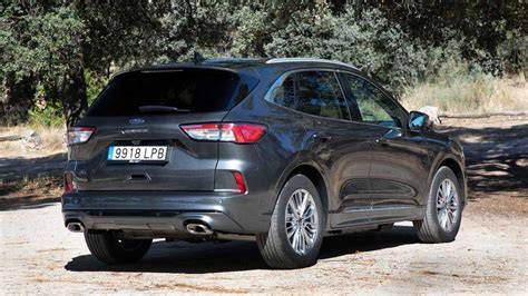 Ford Kuga Vignale külső megjelenés króm díszítésekkel