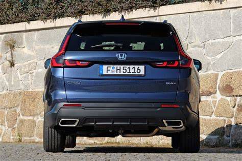 Az 1996-os első generációs Honda CR-V stúdiófotója