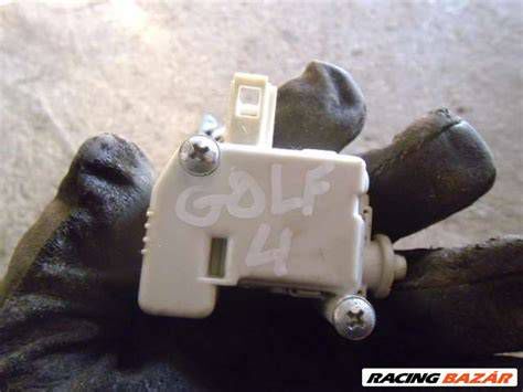 A Golf 4 központi zár rendszerének sematikus ábrája